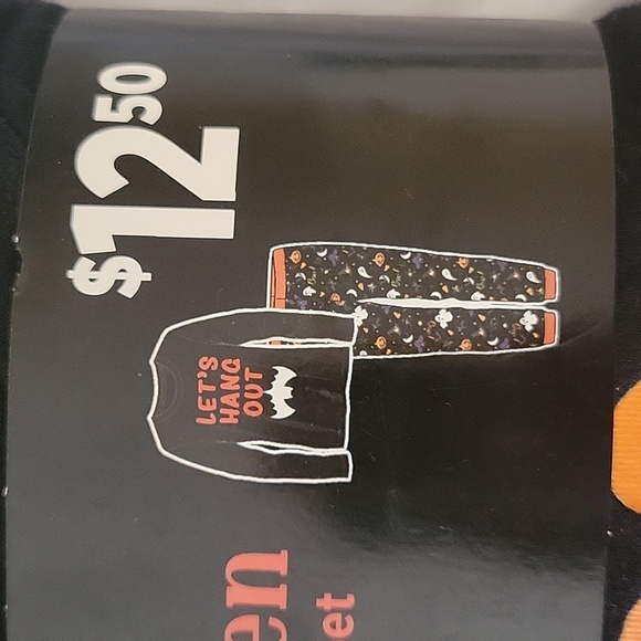 XL Men's Halloween pjs - Picture 2 of 3